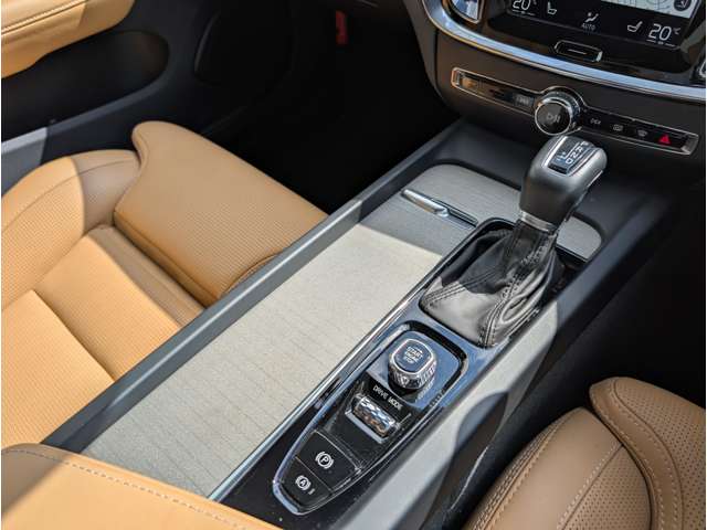 ボルボ Ｖ６０ Ｔ５　インスクリプション R1年 (東北) 99