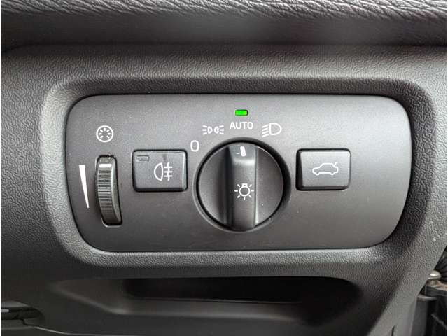 ボルボ Ｖ４０ Ｄ４ ダイナミック エディション ディーゼルターボ H30年 (東北) 99