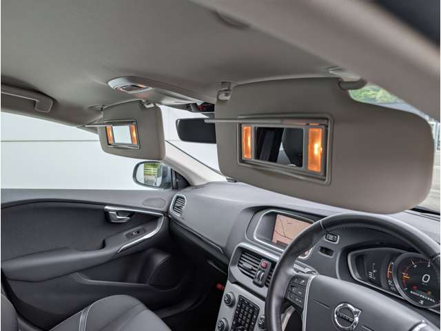 ボルボ Ｖ４０ Ｄ４ ダイナミック エディション ディーゼルターボ H30年 (東北) 99