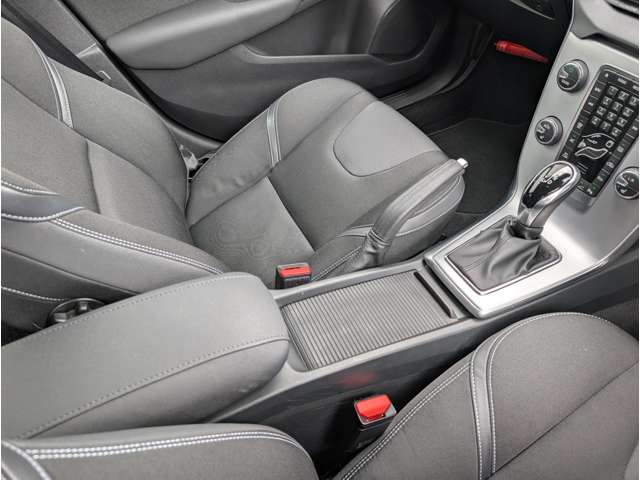 ボルボ Ｖ４０ Ｄ４ ダイナミック エディション ディーゼルターボ H30年 (東北) 99