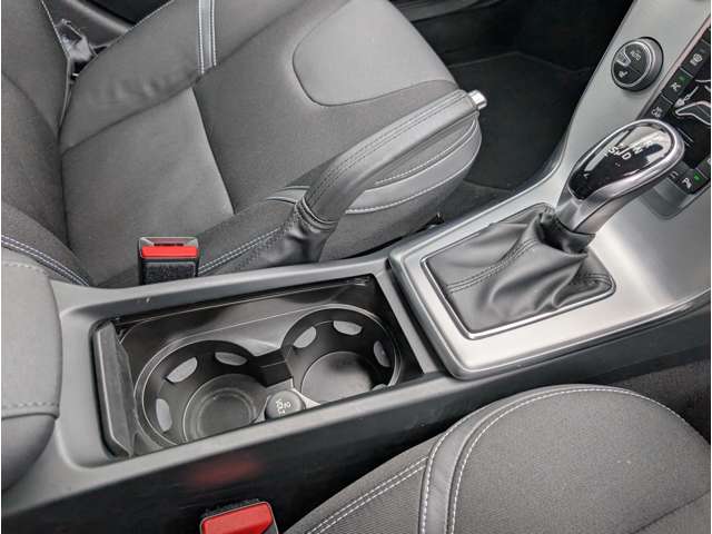 ボルボ Ｖ４０ Ｄ４ ダイナミック エディション ディーゼルターボ H30年 (東北) 99