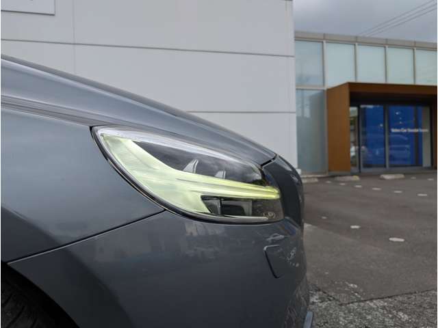 ボルボ Ｖ４０ Ｄ４ ダイナミック エディション ディーゼルターボ H30年 (東北) 99