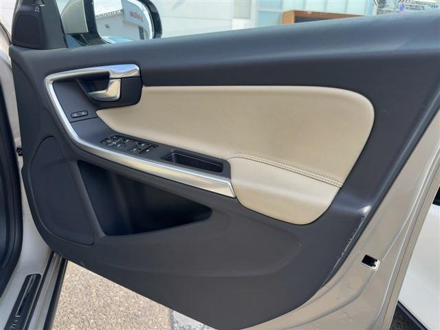 ボルボ Ｓ６０ Ｄ４ ダイナミック エディション ディーゼルターボ H28年 (東北) 99