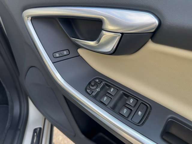 ボルボ Ｓ６０ Ｄ４ ダイナミック エディション ディーゼルターボ H28年 (東北) 99