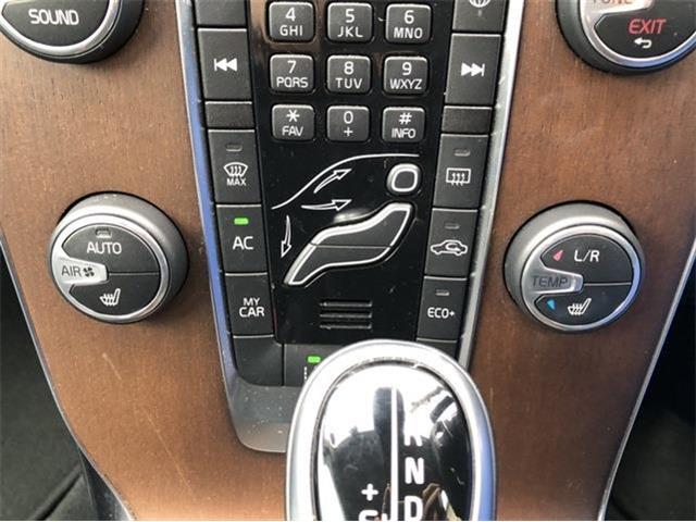 ボルボ Ｖ４０ Ｔ３　インスクリプション H29年 (東北) 99