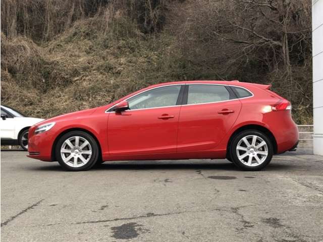 ボルボ Ｖ４０ Ｔ３　インスクリプション H29年 (東北) 99