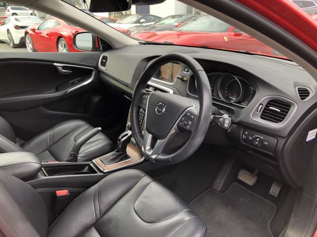 ボルボ Ｖ４０ Ｔ３　インスクリプション H29年 (東北) 99