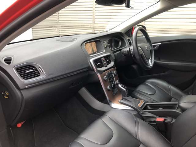 ボルボ Ｖ４０ Ｔ３　インスクリプション H29年 (東北) 99