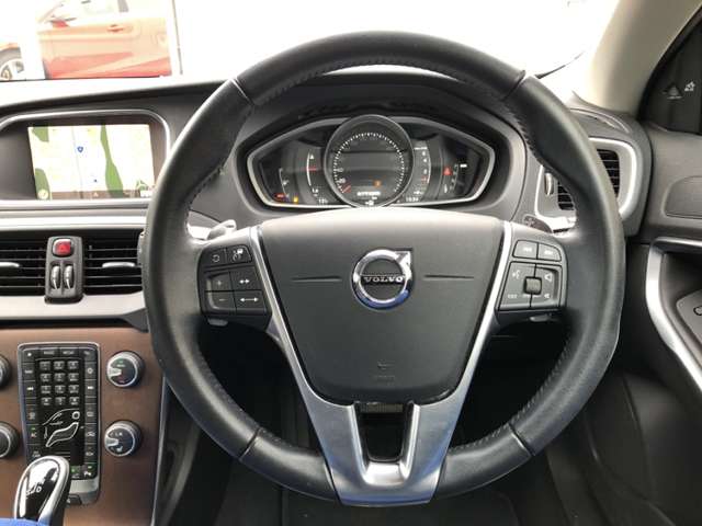 ボルボ Ｖ４０ Ｔ３　インスクリプション H29年 (東北) 99