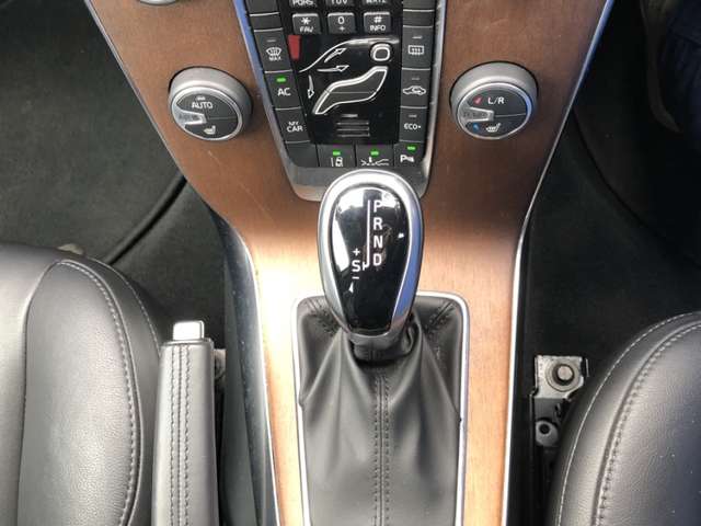 ボルボ Ｖ４０ Ｔ３　インスクリプション H29年 (東北) 99