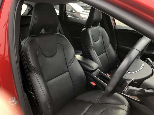 ボルボ Ｖ４０ Ｔ３　インスクリプション H29年 (東北) 99