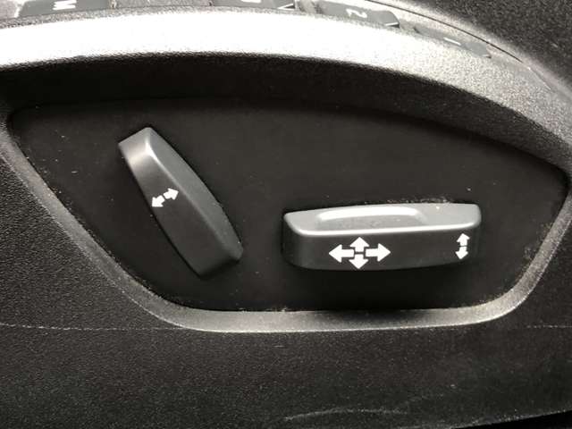 ボルボ Ｖ４０ Ｔ３　インスクリプション H29年 (東北) 99