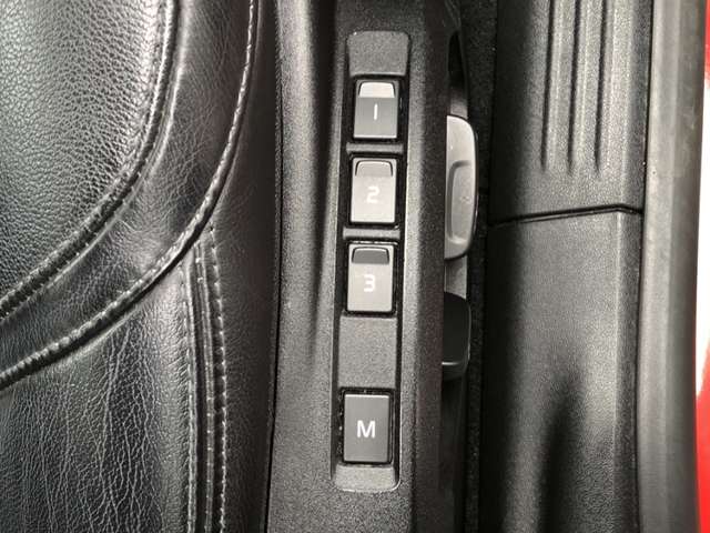 ボルボ Ｖ４０ Ｔ３　インスクリプション H29年 (東北) 99