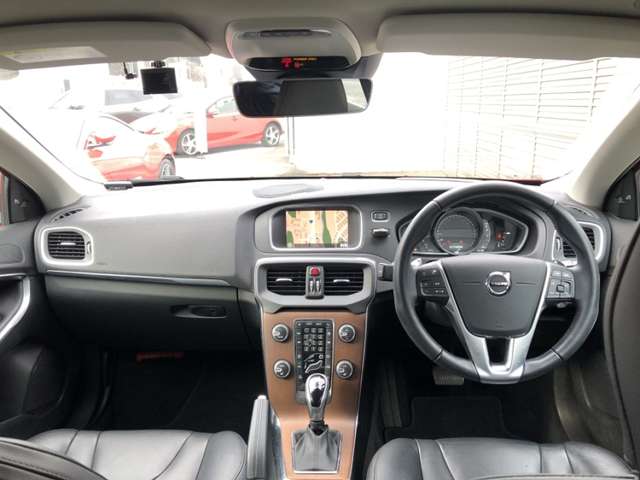 ボルボ Ｖ４０ Ｔ３　インスクリプション H29年 (東北) 99