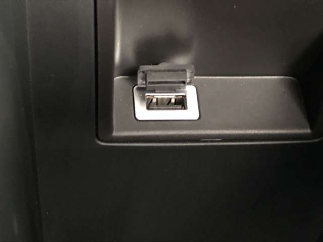 ボルボ Ｖ４０ Ｔ３　インスクリプション H29年 (東北) 99