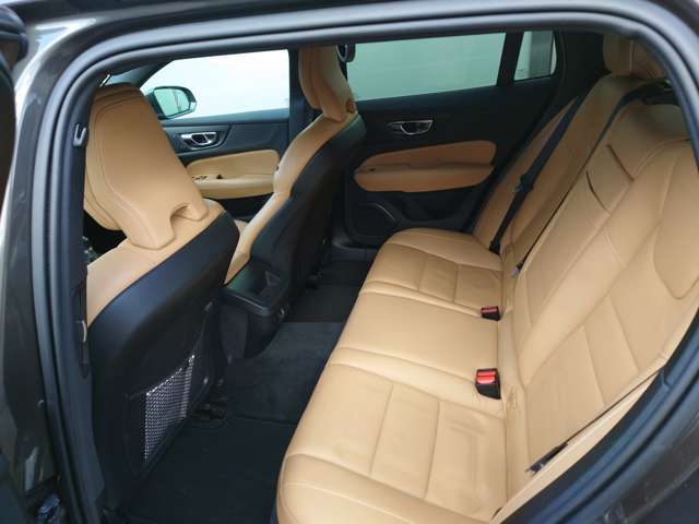 ボルボ Ｖ６０ Ｔ５　モメンタム R2年 (東北) 99