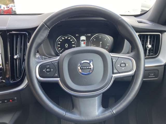 ボルボ ＸＣ６０ Ｄ４ ＡＷＤ モメンタム ディーゼルターボ ４ＷＤ H30年 (東北) 99