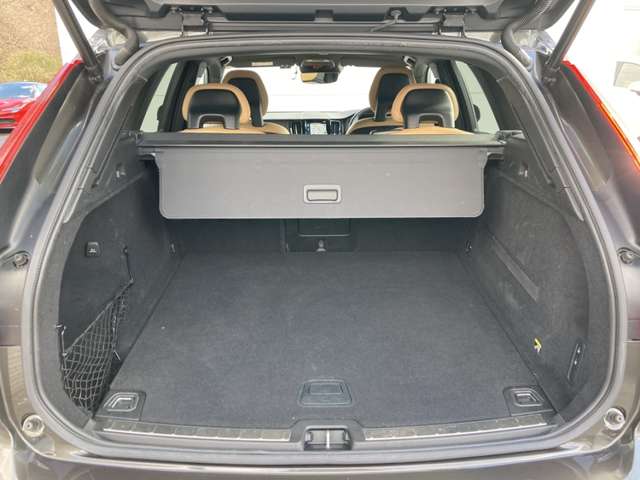 ボルボ ＸＣ６０ Ｄ４ ＡＷＤ モメンタム ディーゼルターボ ４ＷＤ H30年 (東北) 99