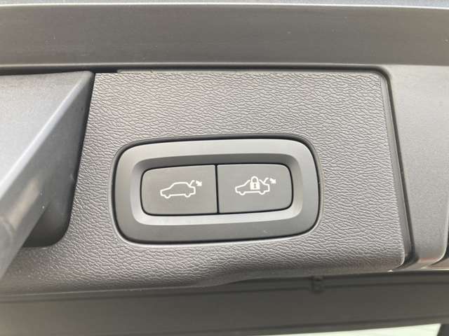 ボルボ ＸＣ６０ Ｄ４ ＡＷＤ モメンタム ディーゼルターボ ４ＷＤ H30年 (東北) 99