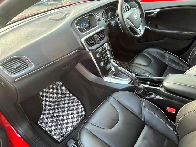 ボルボ Ｖ４０ Ｄ４ Ｒデザイン ディーゼルターボ H28年 (東北) 99