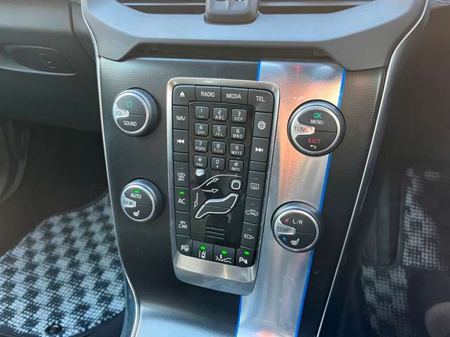 ボルボ Ｖ４０ Ｄ４ Ｒデザイン ディーゼルターボ H28年 (東北) 99