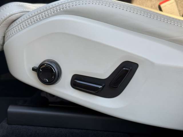 ボルボ ＸＣ６０ Ｄ４ ＡＷＤ インスクリプション ディーゼルターボ ４ＷＤ H30年 (東北) 99