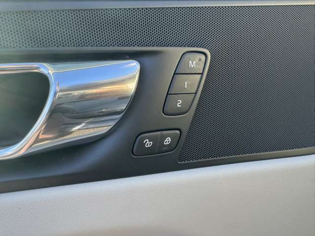 ボルボ ＸＣ６０ Ｄ４ ＡＷＤ インスクリプション ディーゼルターボ ４ＷＤ H30年 (東北) 99