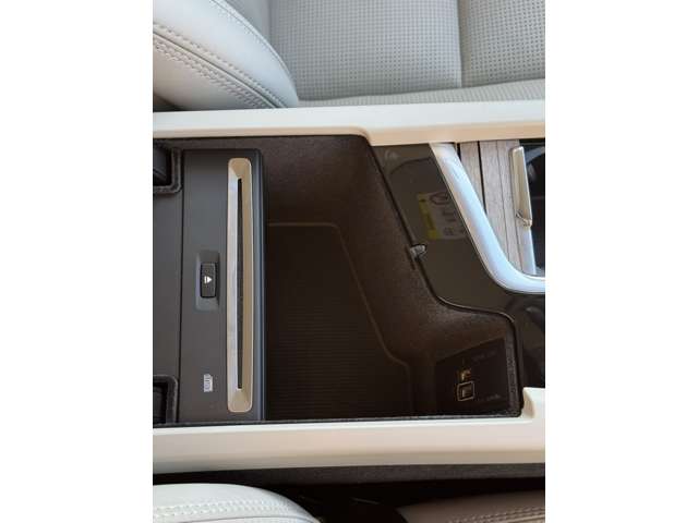 ボルボ ＸＣ６０ Ｄ４ ＡＷＤ インスクリプション ディーゼルターボ ４ＷＤ H30年 (東北) 99