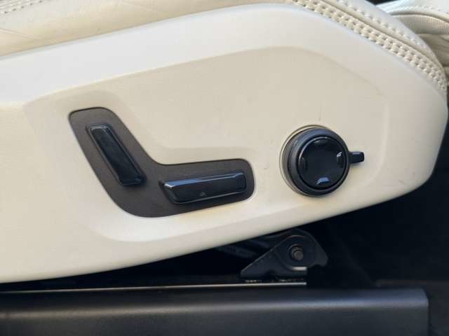 ボルボ ＸＣ６０ Ｄ４ ＡＷＤ インスクリプション ディーゼルターボ ４ＷＤ H30年 (東北) 99