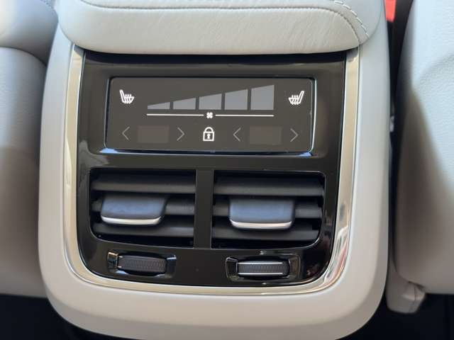 ボルボ ＸＣ６０ Ｄ４ ＡＷＤ インスクリプション ディーゼルターボ ４ＷＤ H30年 (東北) 99