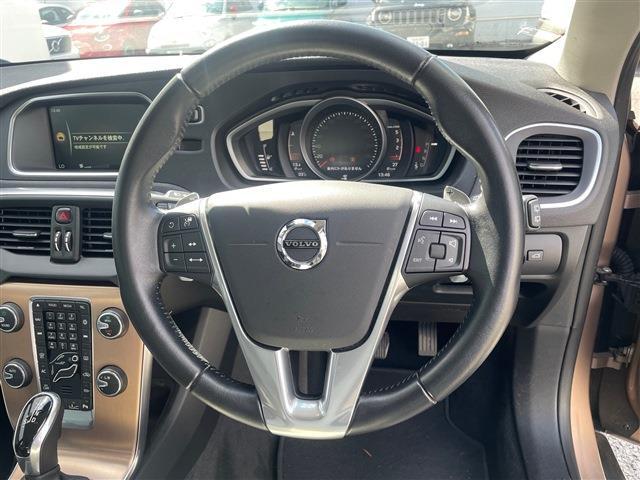 ボルボ Ｖ４０クロスカントリー Ｄ４ モメンタム ディーゼルターボ H28年 (東北) 99