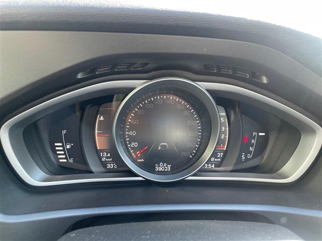 ボルボ Ｖ４０クロスカントリー Ｄ４ モメンタム ディーゼルターボ H28年 (東北) 99