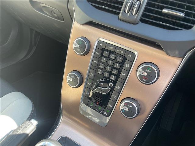 ボルボ Ｖ４０クロスカントリー Ｄ４ モメンタム ディーゼルターボ H28年 (東北) 99