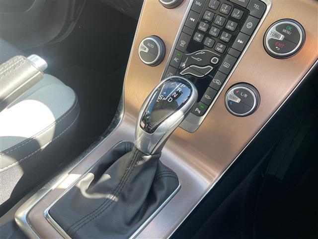 ボルボ Ｖ４０クロスカントリー Ｄ４ モメンタム ディーゼルターボ H28年 (東北) 99