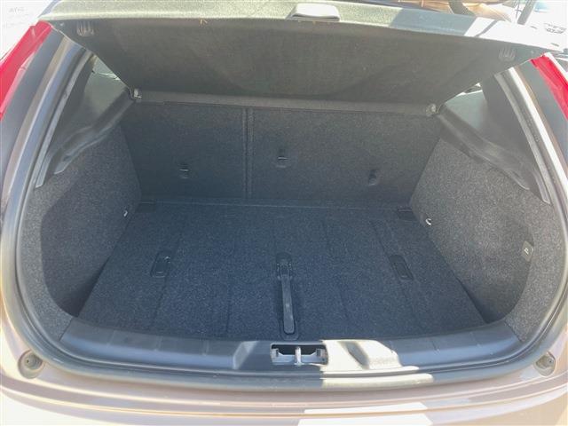 ボルボ Ｖ４０クロスカントリー Ｄ４ モメンタム ディーゼルターボ H28年 (東北) 99