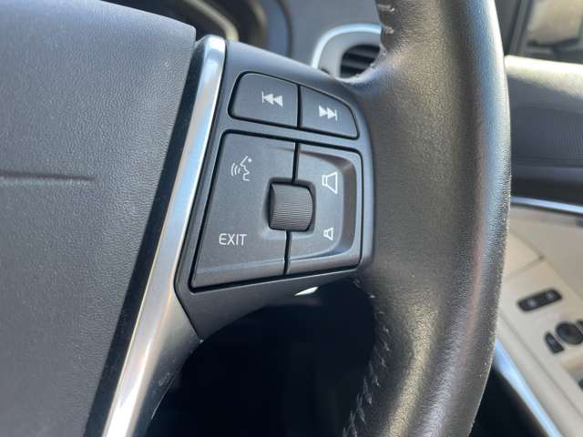 ボルボ Ｖ４０クロスカントリー Ｄ４ モメンタム ディーゼルターボ H28年 (東北) 99