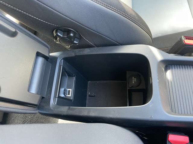 ボルボ Ｖ４０クロスカントリー Ｄ４ モメンタム ディーゼルターボ H28年 (東北) 99