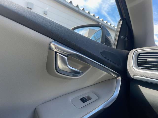 ボルボ Ｖ４０クロスカントリー Ｄ４ モメンタム ディーゼルターボ H28年 (東北) 99