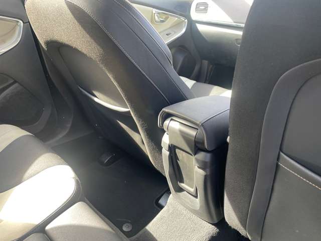 ボルボ Ｖ４０クロスカントリー Ｄ４ モメンタム ディーゼルターボ H28年 (東北) 99