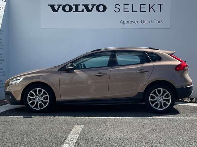 ボルボ Ｖ４０クロスカントリー Ｄ４ モメンタム ディーゼルターボ H28年 (東北) 99