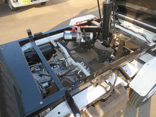 スズキ キャリイトラック ６６０ 頑丈ダンプ ３方開 ４ＷＤ R6年 (関東) 99