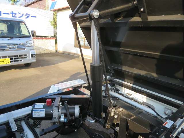 スズキ キャリイトラック ６６０ 頑丈ダンプ ３方開 ４ＷＤ R6年 (関東) 99