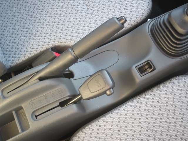 スズキ キャリイトラック ６６０ 頑丈ダンプ ３方開 ４ＷＤ R6年 (関東) 99