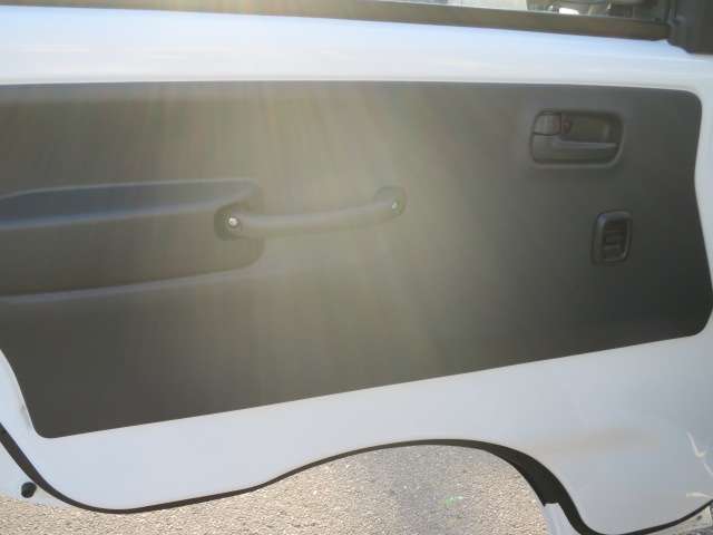 スズキ キャリイトラック ６６０ 頑丈ダンプ ３方開 ４ＷＤ R6年 (関東) 99