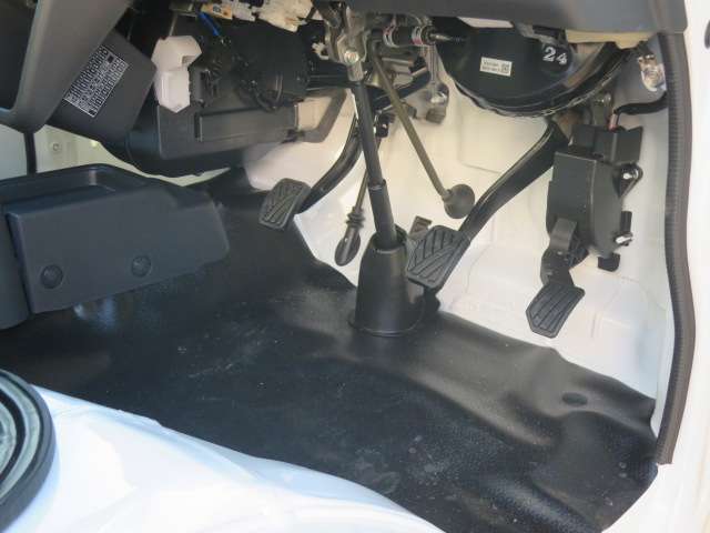 スズキ キャリイトラック ６６０ 頑丈ダンプ ３方開 ４ＷＤ R6年 (関東) 99