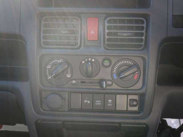 スズキ キャリイトラック ６６０ 頑丈ダンプ ３方開 ４ＷＤ R6年 (関東) 99