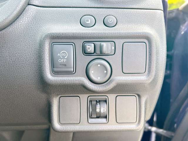 日産 ノート １．２ メダリスト H26年 (九州・沖縄) 99