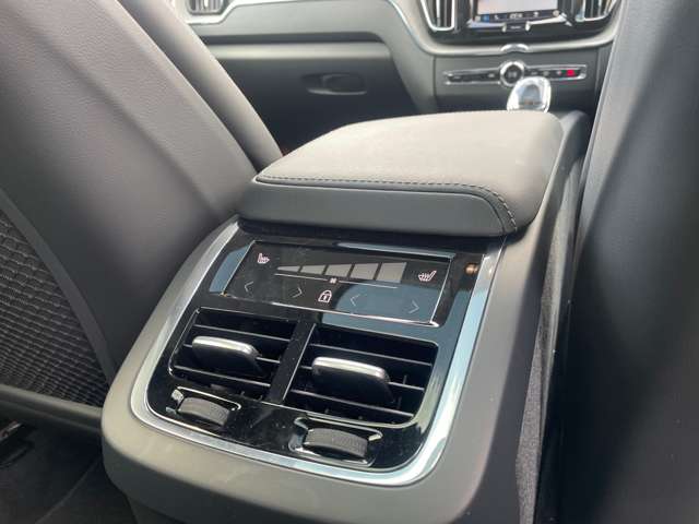 ボルボ ＸＣ６０ ウルトラ Ｂ５ ＡＷＤ ４ＷＤ R6年 (東北) 99