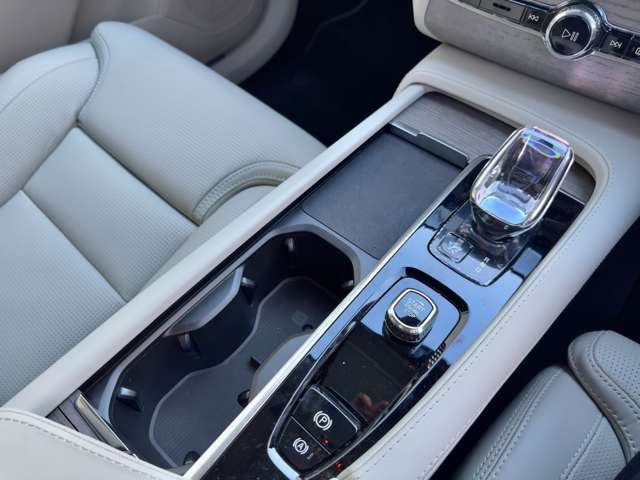 ボルボ ＸＣ９０ リチャージ アルティメット Ｔ８ ＡＷＤ プラグイン ハイブリッド ４ＷＤ R6年 (東北) 99