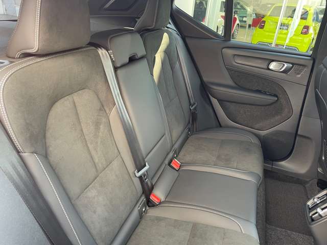 ボルボ ＸＣ４０ ウルトラ Ｂ４ ＡＷＤ ４ＷＤ R6年 (東北) 99